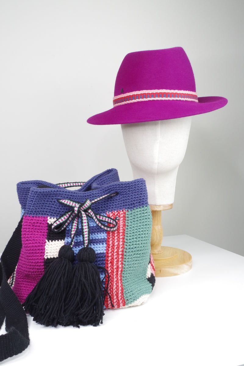 Handwoven Crochet Shoulder Bag – Artisan Elegance