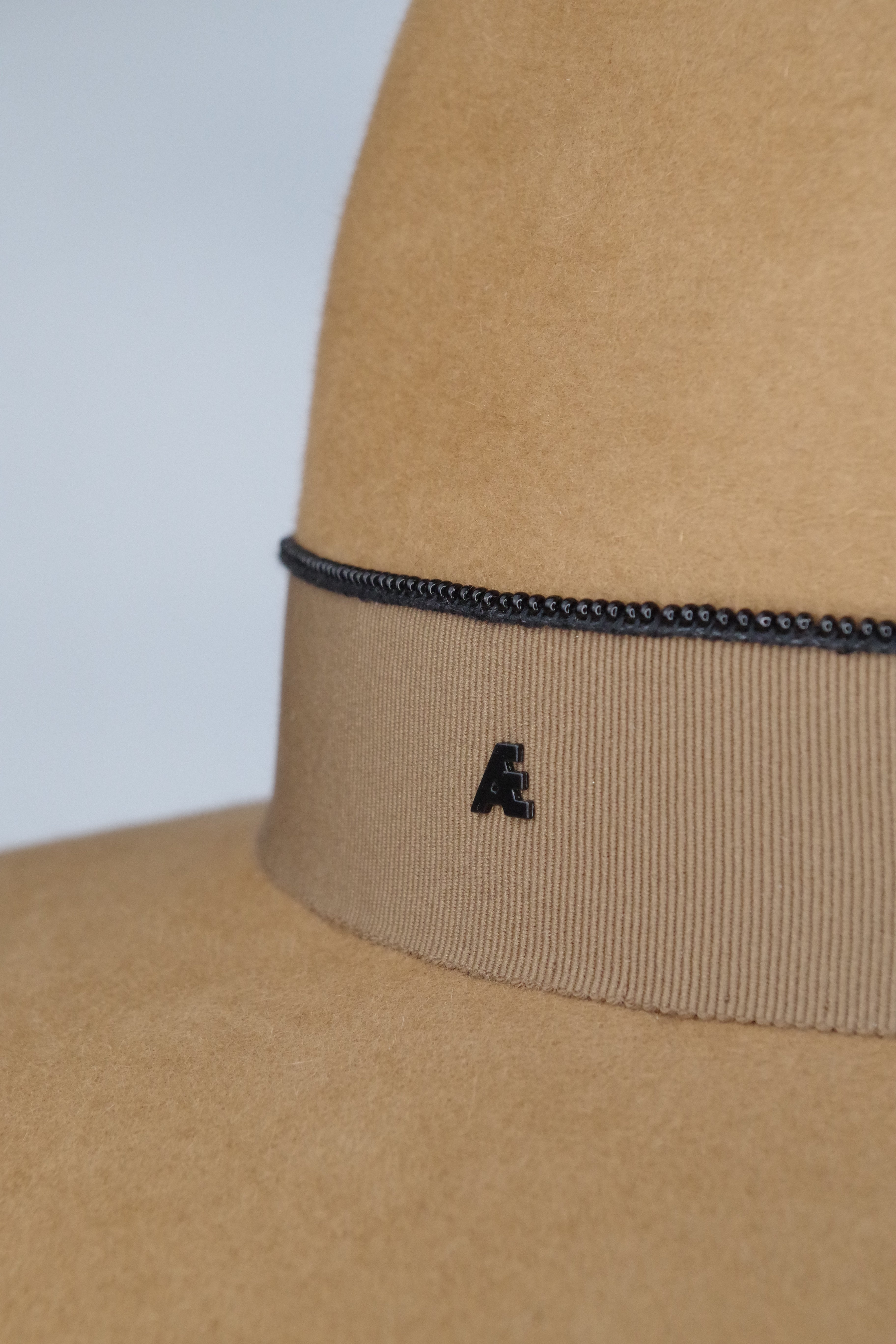 Furfelt fedora hat