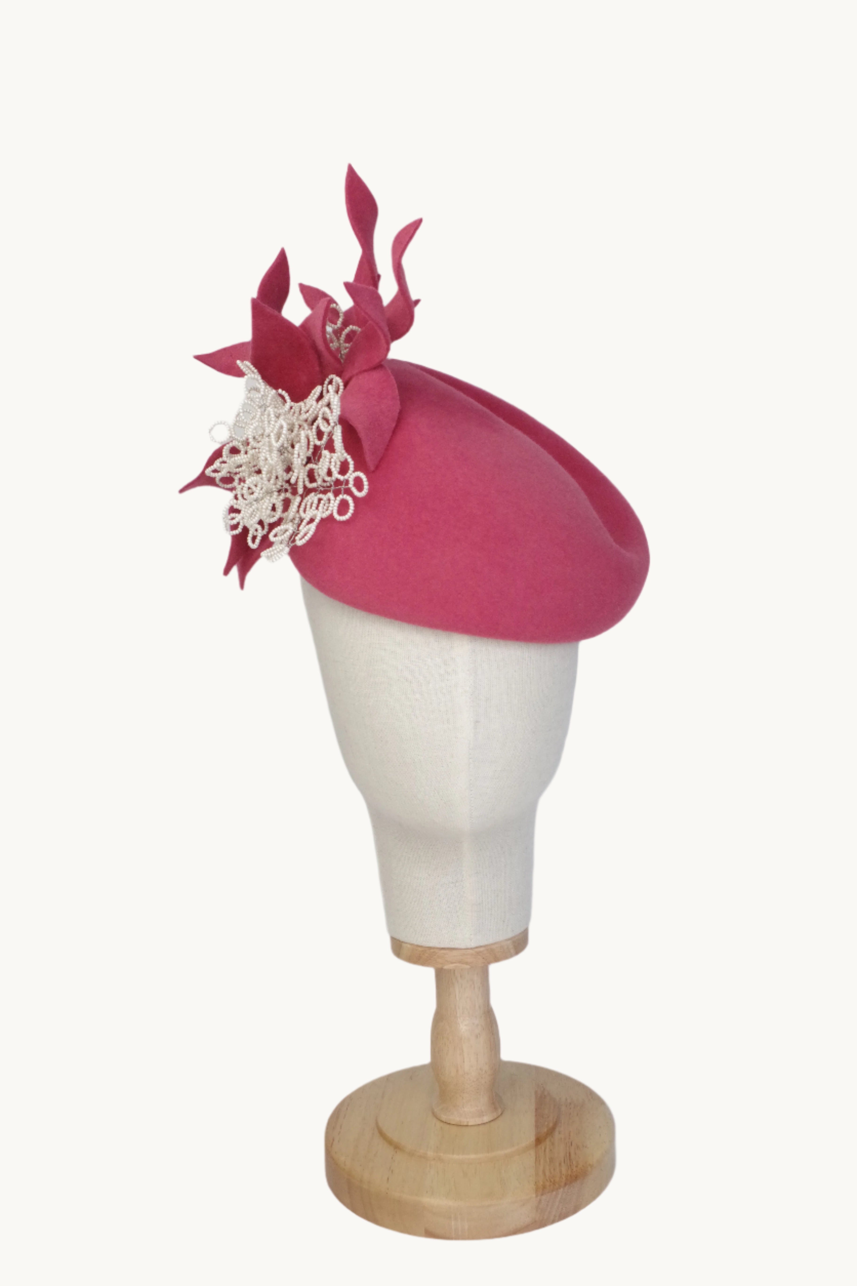 Elegant fascinator hat