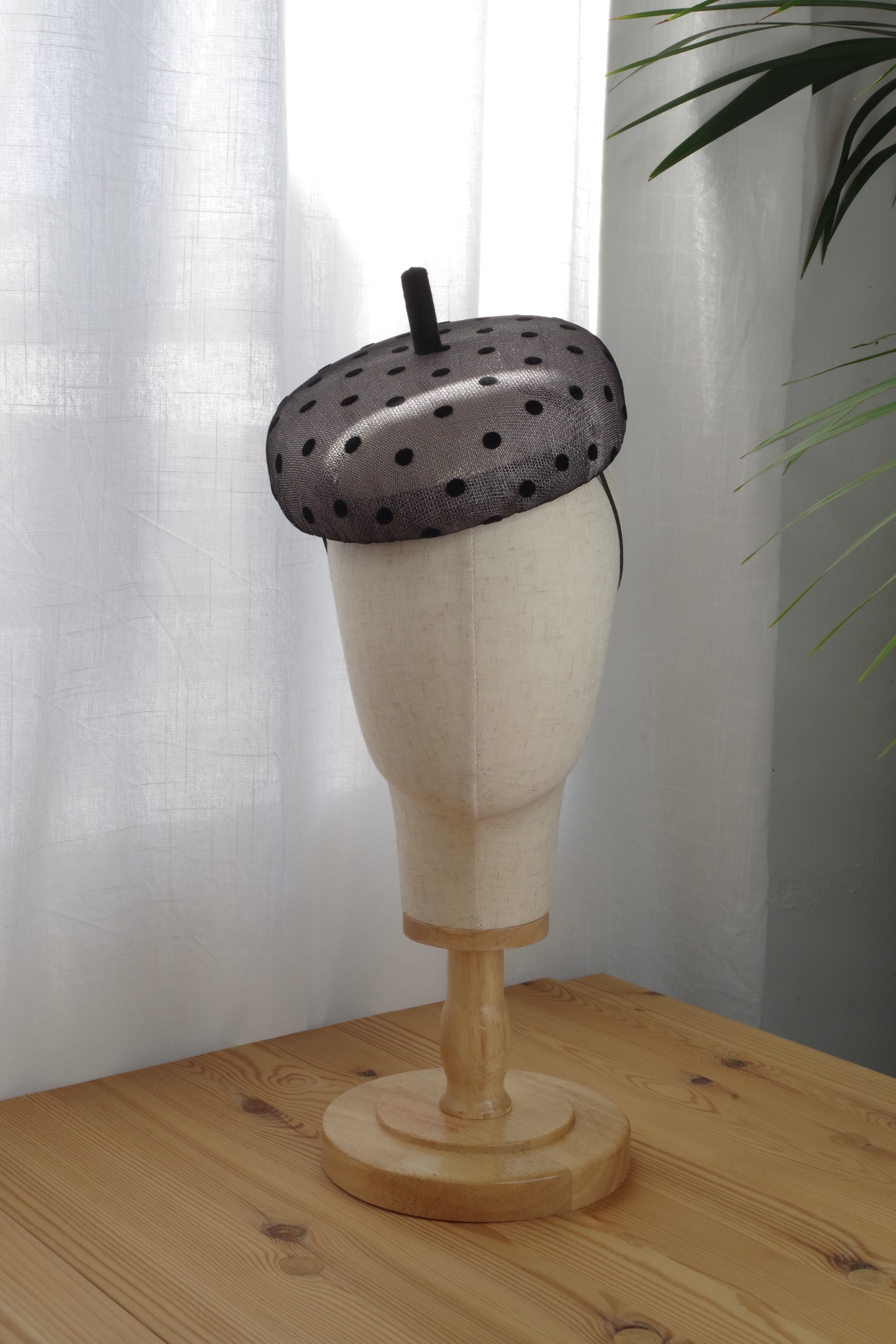 Light-grey sinamay cocktail hat with black dotted veil for Spring Racing Carnival by MICHAETT